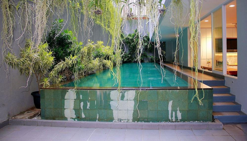 Zen Rooms Patra Kuningan Syariah Jakarta Kültér fotó